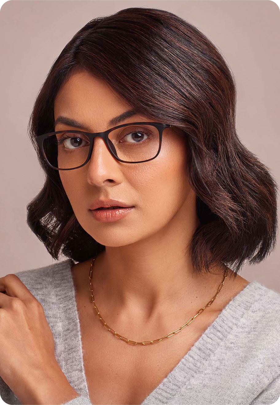 A model wearing Oscar Wylee Miles lightweight glasses.