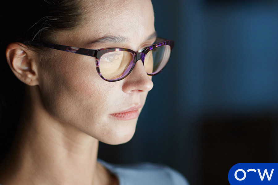 Blue light glasses for eye twitching
